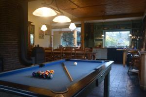 Miza za biljard v nastanitvi B&B La Source Houffalize