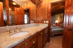 Gallery image of Sun'Z Up - Oceanfront Outer Banks Home with Private Pool & Ocean Views in Southern Shores