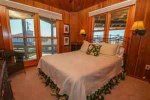 Gallery image of Sun'Z Up - Oceanfront Outer Banks Home with Private Pool & Ocean Views in Southern Shores