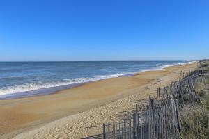 Gallery image of Sun'Z Up - Oceanfront Outer Banks Home with Private Pool & Ocean Views in Southern Shores