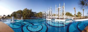 Piscina de la sau aproape de Lykia World Links Golf Antalya