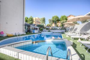 Gallery image of Ferretti Beach Hotel in Rimini