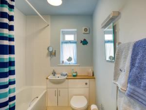 Ένα μπάνιο στο 2 Bed in Bridlington 77607 +19 φωτογραφίες