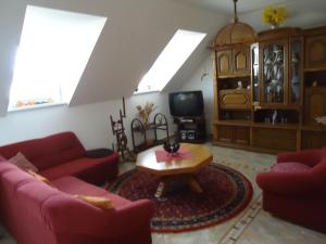 Telewizja i/lub zestaw kina domowego w obiekcie Apartment Duhová