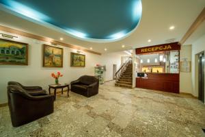Lobby alebo recepcia v ubytovaní Hotel Gromada Medical SPA Busko Zdrój + 33 fotografií