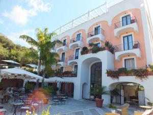 Hoone, kus hotell asub