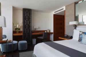 Postel nebo postele na pokoji v ubytování Las Alcobas, a Luxury Collection Hotel, Mexico City