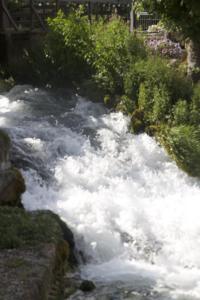 Galeriebild der Unterkunft Logis - Hôtel & Restaurant Moulin Des Forges in Saint-Omer-en-Chaussée