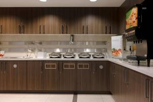 Cucina o angolo cottura di Residence Inn by Marriott Pullman