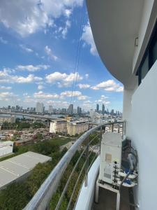 Fotografie z fotogalerie ubytování 中期滞在者向けリバーサイド2LDK v destinaci Bangkok