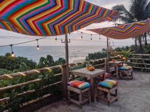 Restaurace v ubytování Gaia Ocean Surf Yoga