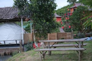 Zahrada ubytování เห็ดเหลือง แคมป์โซนเต็นท์โดมDome tents Camping Zone Hedreung Rakthai camping