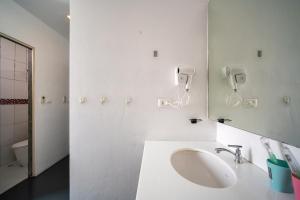 Ένα μπάνιο στο Helens hotel