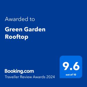 Ett certifikat, pris eller annat dokument som visas upp på Green Garden Rooftop