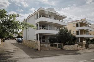 Tòa nhà nơi căn hộ tọa lạc