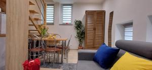 Posedenie v ubytovaní Apartament Pod 12 B