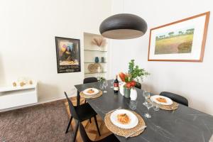 Kép [Luxury apartment near Duomo] Italia 38 szállásáról Milánóban a galériában