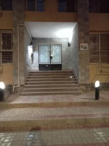 Exteriér nebo vchod ubytování Cozy Apartment At New Cairo Compound Dar Misr El Koronfil