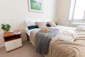 A bed or beds in a room at [Luxury apartment near Duomo] Italia 38