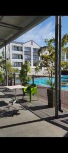 Πισίνα στο ή κοντά στο The Sandown Blouberg self catering unit