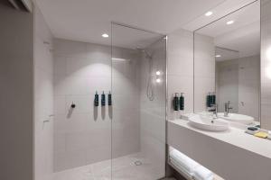 Bany a DoubleTree by Hilton Esplanade Darwin