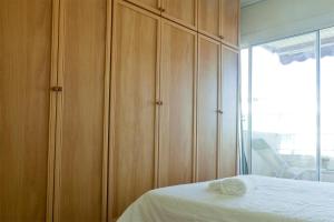 Postel nebo postele na pokoji v ubytování Spot beachfront apartment minimun rent one month