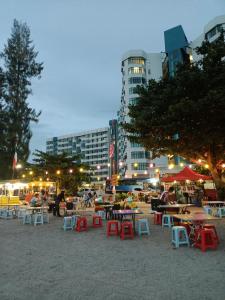 Budova, kde se apartmán nachází + 16 fotografií