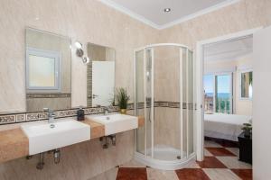 Kúpeľňa v ubytovaní Villa Ros - PlusHolidays