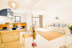 Χώρος καθιστικού στο Apartamentos Turisticos Novochoro