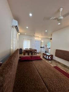 SANTA MARIA HOSTEL MUNROE ISLAND的休息区