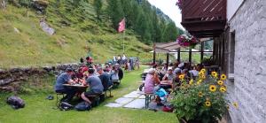 入住Hotel Ristorante Lagrev的客人