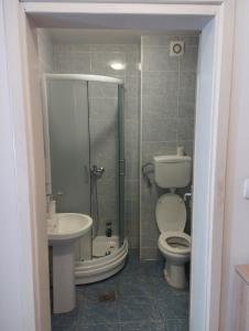 Ett badrum på Apartman Tatjana