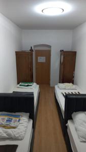 Hostel Wieden tesisinde bir odada yatak veya yataklar