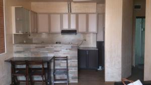 A cozinha ou cozinha compacta de apartament- inasaridze 15