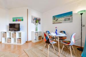 TV a/nebo společenská místnost v ubytování Calpe centro l 1 min del mar l Family & Friends