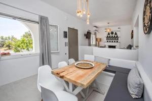 Гостиная зона в Beachside Villa Agios Sostis