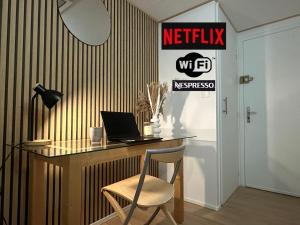 TV a/nebo společenská místnost v ubytování Studio « Le petit montagnard »