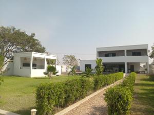 Fotografie z fotogalerie ubytování Villa Tima v destinaci Sali Nianiaral + 20 fotografií