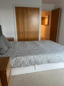 Легло или легла в стая в Cosy apartment Cardiff bay 5 mins to centre