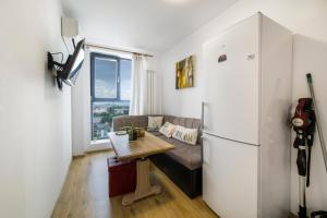 Kuchyň nebo kuchyňský kout v ubytování City View Apartment + Parking