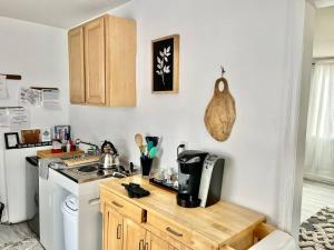 A kitchen or kitchenette at Catskills Hideaway w Sauna Minutes from Skiing