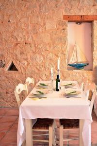 Nápoje v ubytovaní Olive Coast Suites