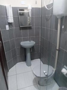 A bathroom at POUSADA JADY