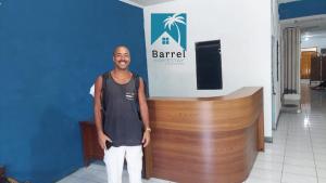 Hosté ubytování BARREL HOMESTAY - Near Mentawai fast ferry, cooking class, transport - tour bukittinggi by nginapdipadang