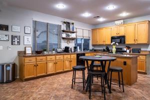 5BR 3BA Family friendly entire home w pool, spa, games, tvs, and more