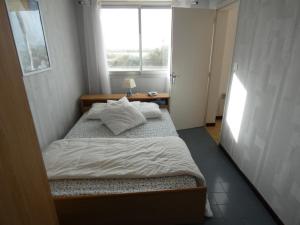 Posteľ alebo postele v izbe v ubytovaní Appartement bord de mer à Notre Dame de Monts - 38m², 4 pers, animaux admis - FR-1-540-250