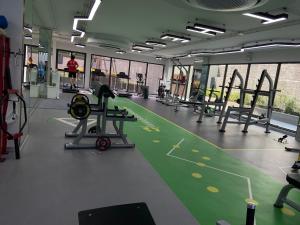 Fitness centrum a/nebo fitness zařízení v ubytování The One ChiangMai Condo