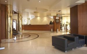 Lobby alebo recepcia v ubytovaní Hotel Almirante