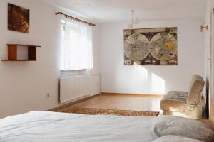 Ένα ή περισσότερα κρεβάτια σε δωμάτιο στο Dom & SPA nad Rzeką