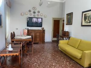 TV/trung tâm giải trí tại Villa Donna Maria +8 ảnh